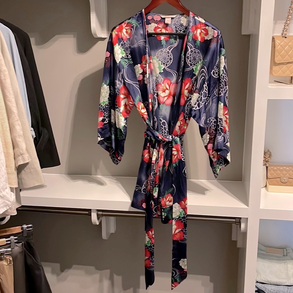 Victorias Secret 100% Silk Robe